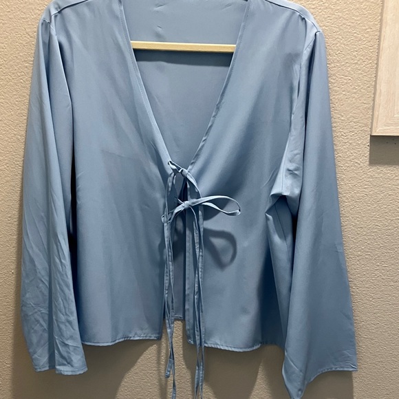 Light Blue Tie-Front Blouse NWOT - Picture 3 of 5